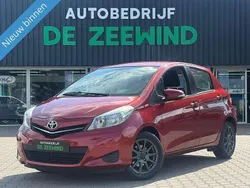 Rood Gebruikt 2013 Toyota Yaris Hatchback | € 8.999 (Goede deal)