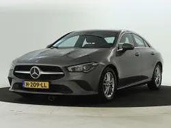 Metallic berggrijs Gebruikt 2020 Mercedes CLA200 Business Sedan | € 27.455 (Super prijs)