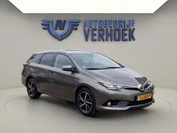 Grijs Gebruikt 2017 Toyota Auris Touring Sports Stationwagen | € 15.700 (Eerlijke prijs)