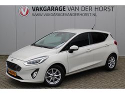 Wit (metallic) Gebruikt 2020 Ford Fiesta Titanium Hatchback | € 14.435