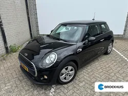 Zwart Gebruikt 2017 Mini Cooper Business Hatchback | € 13.595 (Goede deal)