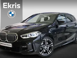 Zwart Gebruikt 2023 BMW 118 Basis Hatchback | € 29.900 (Eerlijke prijs)