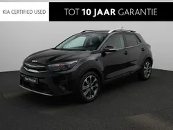Zwart, metallic lak Gebruikt 2024 Kia Stonic SUV | € 26.400 (Iets duurder)