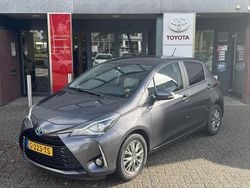 Grijs Gebruikt 2019 Toyota Yaris Hybrid Hatchback | € 14.900 (Eerlijke prijs)