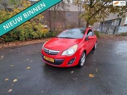 Rood Gebruikt 2012 Opel Corsa Color Edition Hatchback | € 999 (Goede deal)