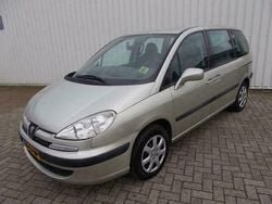 Beige Gebruikt 2005 Peugeot 807 Premium MPV | € 2.250