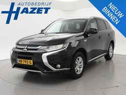 Zwart Gebruikt 2015 Mitsubishi Outlander P-HEV SUV | € 11.945 (Eerlijke prijs)