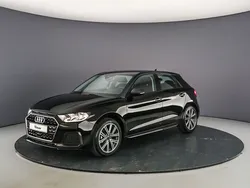 Mythoszwart metallic manhattangrijs metallic Nieuw 2025 Audi A1 Sportback Advanced Hatchback | € 36.115 (Eerlijke prijs)