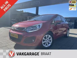 Rood Gebruikt 2013 Kia Rio Plus Hatchback | € 6.450 (Eerlijke prijs)