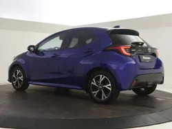 Blauw, metallic lak Gebruikt 2024 Toyota Yaris Hybrid Style Hatchback | € 25.899 (Eerlijke prijs)