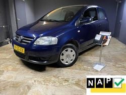 Blauw (metallic) Gebruikt 2006 VW Fox Trendline Hatchback | € 2.450 (Iets duurder)