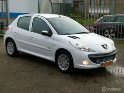 Wit Gebruikt 2011 Peugeot 206+ Sportium Hatchback | € 2.750 (Iets duurder)