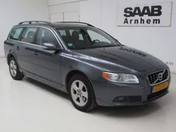 Grijs, metallic lak Gebruikt 2010 Volvo V70 Momentum Stationwagen | € 9.999 (Iets duurder)