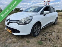 Wit, metallic lak Gebruikt 2013 Renault Clio GrandTour Expression Stationwagen | € 4.199 (Iets duurder)