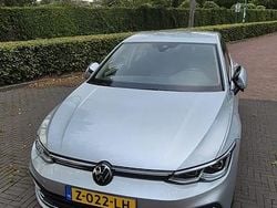 Grijs Gebruikt 2023 VW Golf VIII Style Hatchback | € 28.900 (Goede deal)