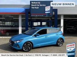 Blauw, metallic lak Gebruikt 2022 Hyundai i20 Comfort Hatchback | € 16.450 (Eerlijke prijs)