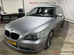 Grijs, metallic lak Gebruikt 2006 BMW 530 Executive Sedan | € 12.500 (Duur)