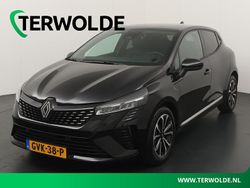 Zwart Gebruikt 2024 Renault Clio V Techno Hatchback | € 22.795 (Duur)