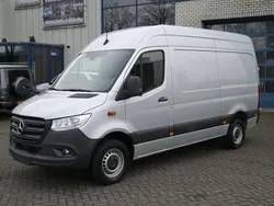 Zilver Gebruikt 2022 Mercedes Sprinter Van | € 29.950 (Goede deal)