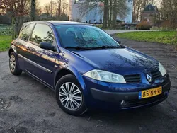Blauw Gebruikt 2003 Renault Mégane II Basis Hatchback | € 799 (Eerlijke prijs)