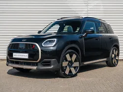 Zwart Nieuw 2024 Mini Countryman Favoured SUV | € 65.950 (Iets duurder)