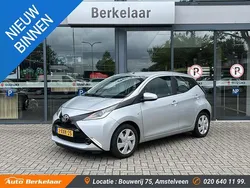 Grijs Gebruikt 2014 Toyota Aygo X-play Hatchback | € 7.445 (Eerlijke prijs)