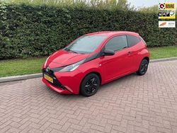 Rood Gebruikt 2017 Toyota Aygo Hatchback | € 6.950 (Eerlijke prijs)