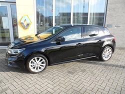 Zwart Gebruikt 2016 Renault Mégane III Zen Hatchback | € 12.500 (Duur)