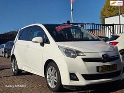 Wit Gebruikt 2011 Toyota Verso-S MPV | € 4.999 (Iets duurder)