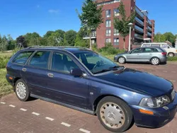 Blauw Gebruikt 2004 Volvo V40 Stationwagen | € 1.400 (Goede deal)