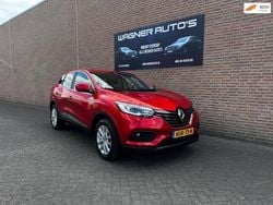 Rood, metallic lak Gebruikt 2022 Renault Kadjar Intens SUV | € 19.995 (Goede deal)