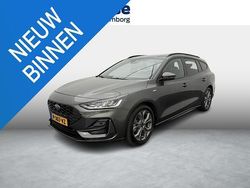 Grijs Gebruikt 2022 Ford Focus ST-Line Stationwagen | € 22.850 (Eerlijke prijs)