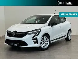 Wit Gebruikt 2024 Renault Clio V Evolution Hatchback | € 17.500 (Super prijs)