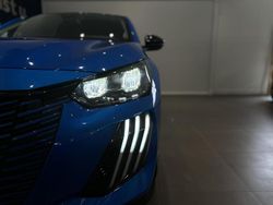 Blauw Gebruikt 2024 Peugeot e-208 Style Hatchback | € 28.940