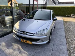 Grijs Gebruikt 2007 Peugeot 206 Forever Hatchback | € 1.750 (Eerlijke prijs)