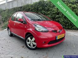 Rood Gebruikt 2006 Toyota Aygo Sport Hatchback | € 1.399 (Eerlijke prijs)