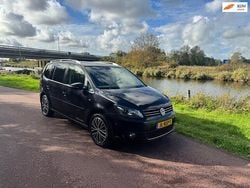Zwart Gebruikt 2015 VW Touran Highline MPV | € 11.999 (Super prijs)