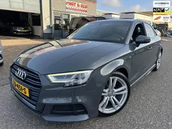 Grijs, metallic lak Gebruikt 2019 Audi A3 S-Line Sedan | € 20.999 (Eerlijke prijs)