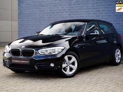 Zwart, metallic lak Gebruikt 2015 BMW 118 Sport Line Hatchback | € 13.950 (Eerlijke prijs)