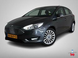 Grijs Gebruikt 2017 Ford Focus Titanium Hatchback | € 13.950 (Duur)
