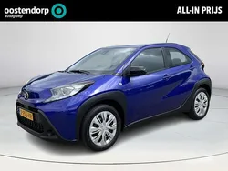 Blauw Gebruikt 2024 Toyota Aygo Play Hatchback | € 17.445 (Eerlijke prijs)