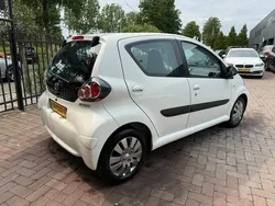 Wit Gebruikt 2009 Toyota Aygo X-cite Hatchback | € 2.990 (Eerlijke prijs)