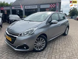 Grijs Gebruikt 2018 Peugeot 208 Signature Sky Hatchback | € 9.300 (Eerlijke prijs)