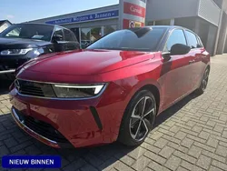 Rood Gebruikt 2023 Opel Astra Elegance Hatchback | € 24.750 (Goede deal)