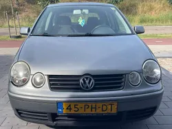 Grijs Gebruikt 2004 VW Polo Sportline Hatchback | € 950
