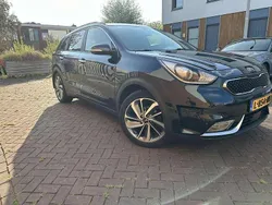 Blauw Gebruikt 2017 Kia Niro SUV | € 10.000 (Goede deal)