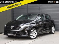 Zwart Gebruikt 2024 Renault Clio V Evolution Hatchback | € 21.949 (Eerlijke prijs)