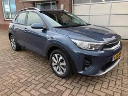 Blauw Gebruikt 2022 Kia Stonic Comfort SUV | € 19.850 (Eerlijke prijs)