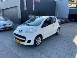 Wit, metallic lak Gebruikt 2011 Peugeot 107 Hatchback | € 2.499 (Eerlijke prijs)