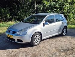 Zilver Gebruikt 2006 VW Golf V Hatchback | € 2.700 (Goede deal)
